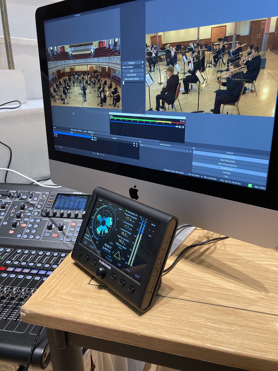 bourbizzle's tweet image. Streaming from Huddersfield Town Hall today for care homes and schools across Kirklees @HuddersfieldUni @KirkleesCouncil