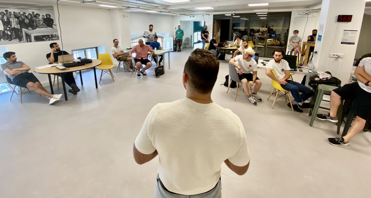 LaPlateformeIO's tweet image. La pression monte pour les étudiants #webcoding à @laplateformeio : briefing du vendredi pour bien préparer les oraux fin d'année
#codingwithlove #marseille #campusmediterraneendunumerique