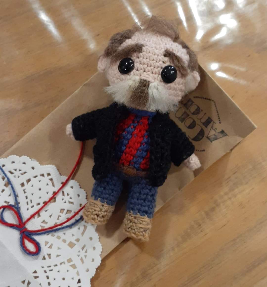 daniroquelok's tweet photo. Cuando te hacen un regalo que te llena el corazón, un amigurumi del Piri. Gracias Adrian Barcia y Silvina Cañete.
#UCR #Piri #Roquel #PirinchoRoquel #UCRSantaCruz @EduardoCostaSC @DipRoxanaReyes @nadiariccisc https://t.co/5C9suBWgHN