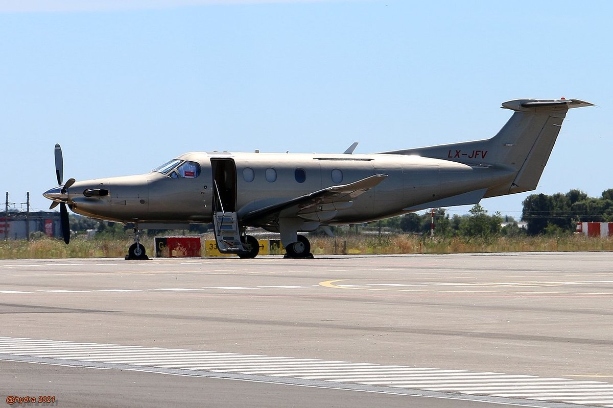 hydra_66's tweet photo. #JetFlyAviation en escale à #PerpignanPGF jeudi
LX-JFV #PilatusPC12 https://t.co/ekiDnstB2a