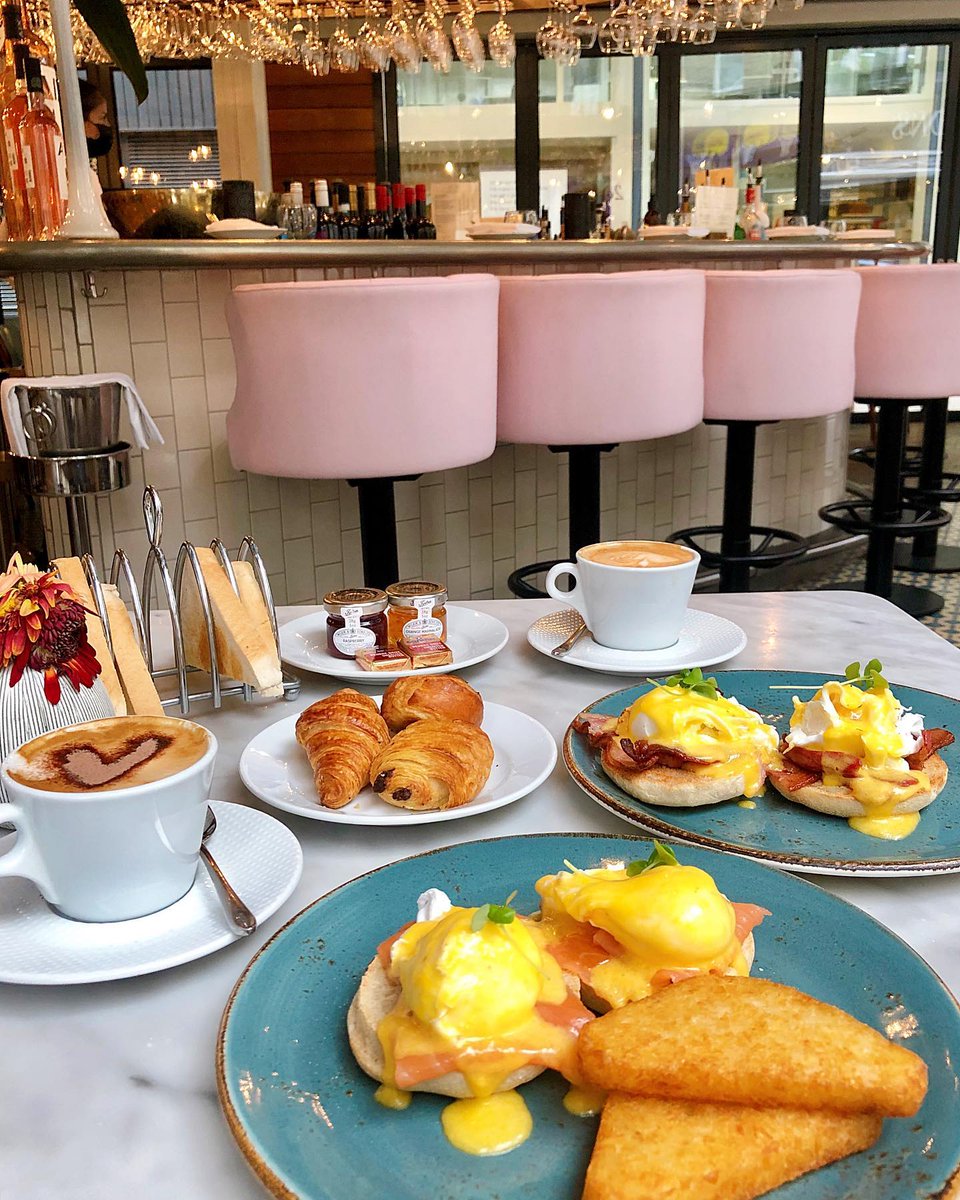 #AD So good to be back at MaryleboneVillage and visiting all the exciting venues that the area has to offer 🙌 Swipe through for our favourite spots for everything from breakfast to post-dinner cocktails 🥑🍸 Make sure to check out their upcoming #MeetMeInMarylebone
Summer shopp