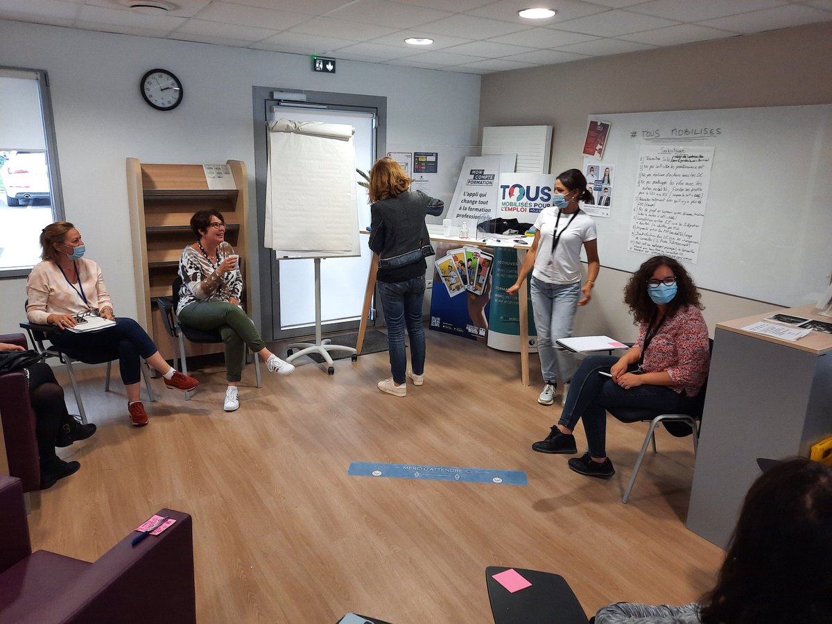 FilHuxley's tweet photo. L'animation, le développement de compétence, les échanges, le travail collaboratif : bienvenue à Liévin @poleemploi_HDF ! https://t.co/Azrg54LSqx