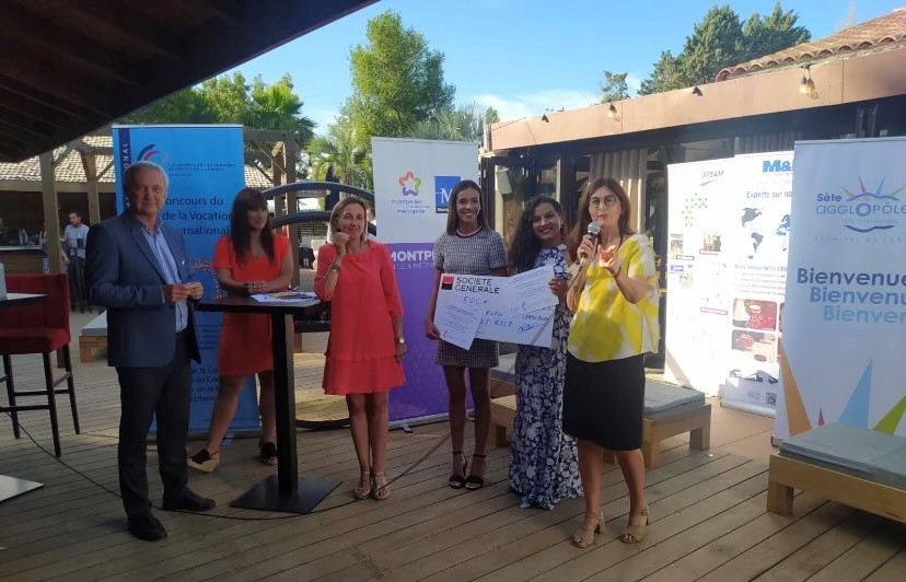 LyceeBonSecours's tweet photo. 🏆Deux 1er prix pour nos BTS CI au Concours régional de La Vocation Internationale mis en place par les Conseillers du Commerce Extérieur !
Nina Garcia, Orlane Pedragosa et Dounia Zouaoui. Et Lou Marie Gabrielle et Dounia Naouni. Entreprise Payote. 
#BTSCI #esbscampus #payote https://t.co/ubvpnnD0I7