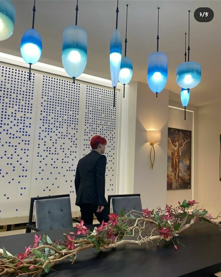 현대판 드라큘라🌹
진짜 영앤리치 시아준수❤
공연 끝나고 안그래도 다리 호달거리는데, 사진 보고 심멎...💥 성덕 김준수 츄카해요~~~~~~
instagram.com/p/CQi7L__pucK/…