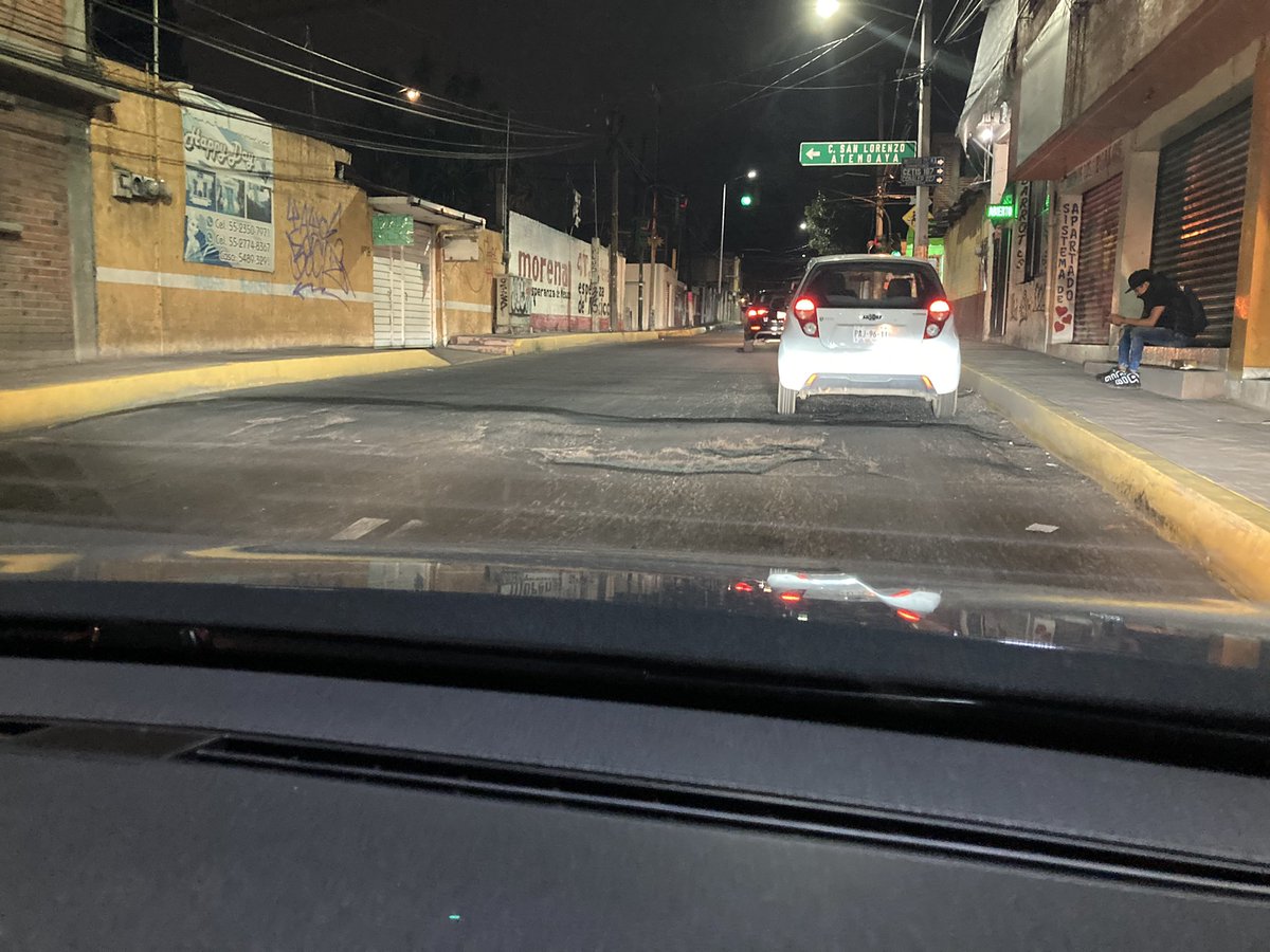 JoelSRII's tweet photo. @XochimilcoAl @JoseCarlosXoch por favor su atención a este bache ubicado en Av. Cuauhtémoc casi esquina con Miguel Hidalgo, esto en san Lorenzo Atemoaya. 
#xochimilco https://t.co/n06iqmqcRw