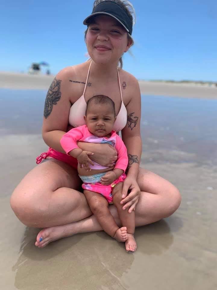 KatStone17's tweet photo. But first of all I’ll always be an aunt. ❤️🤞🏼 https://t.co/ZnxWh3Em4N