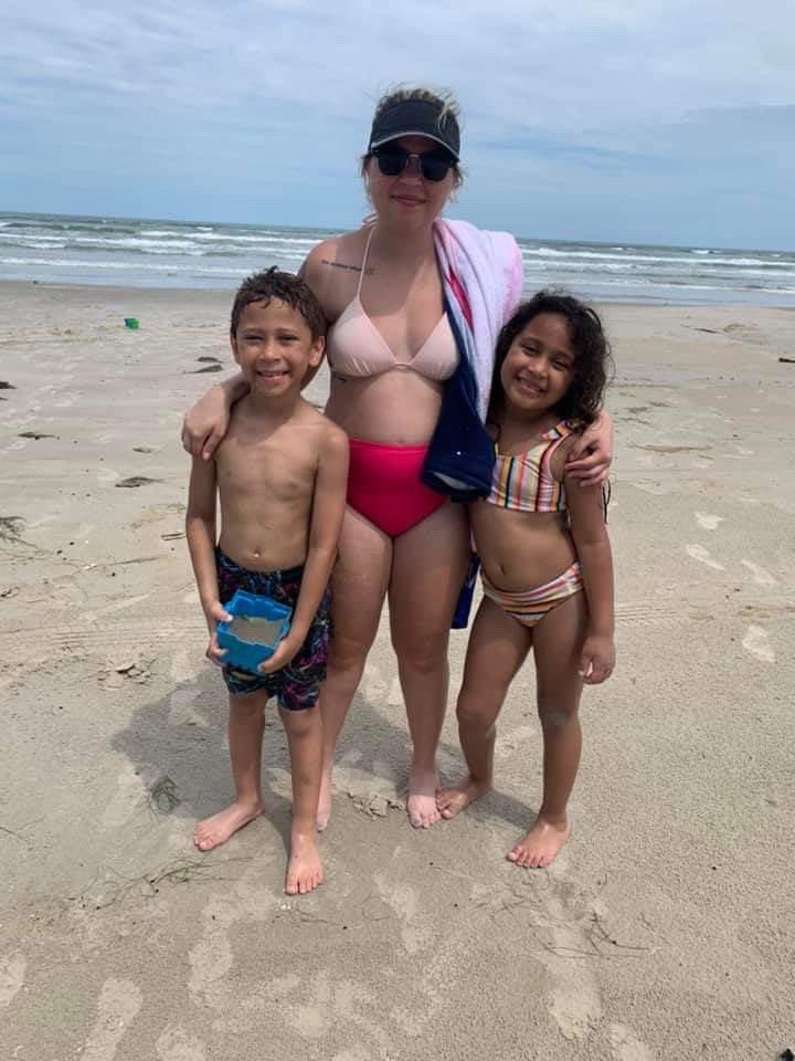 KatStone17's tweet photo. But first of all I’ll always be an aunt. ❤️🤞🏼 https://t.co/ZnxWh3Em4N