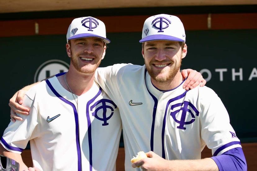 splittinups's tweet photo. For today’s #Baseball interview, we bring on @CharlesKing_. Charles was a #pitcher for @TCU_Baseball #GoFrogs and is #famous for his crazy leg during the #CWS
Check out his #episode⬇️
Apple: https://t.co/fh7P8qrBiC
Spotify: https://t.co/LjcPpELCaG
YouTube: https://t.co/fdnvT1BNCK https://t.co/55H7ao8Km8