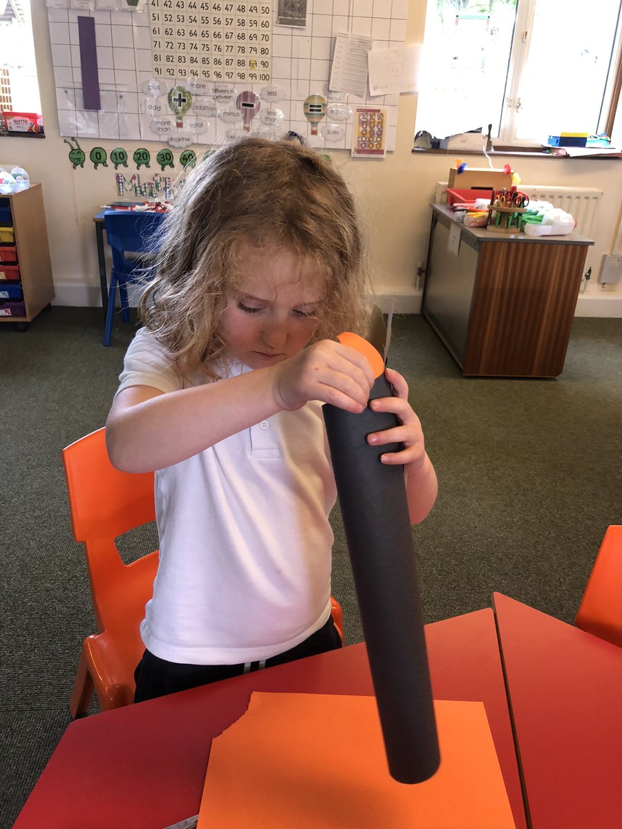 SibfordJS's tweet photo. Making #Olympic torches this afternoon, but #SibfordYear1and2 are only allowed 10 cubes to buy their materials with! Let’s see how they get on!!! #SibfordJS #SibfordJSSTEM #STEM #problemsolving #KS1 #create #FridayVibes #BeYouBeSibford https://t.co/7mW5QiyfFB