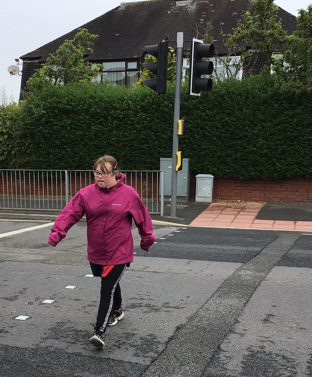 One of our Valley College learners has worked exceptionally this week in practising her road crossing skills whilst on the way to her work placement. #lifeskills @SeaViewTrust