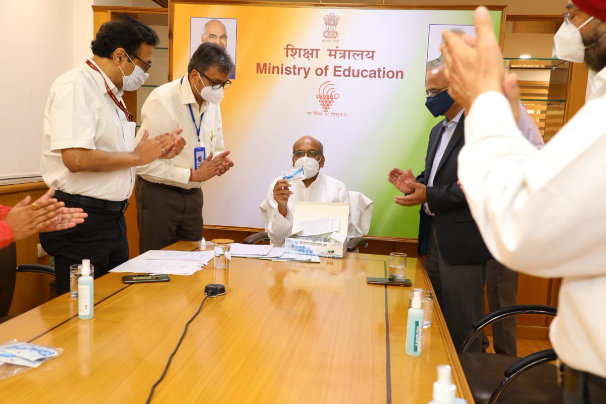 ramgopal_rao's tweet photo. MoS for Education Shri Sanjay Dhotre launches the Rapid Antigen Test Kit for COVID-19 developed by IIT Delhi. Test takes 5 min and costs ~Rs.50.

Details in the press release.
https://t.co/xaqRouWLfS

@iitdelhi
@EduMinOfIndia @SanjayDhotreMP
@DrRPNishank @PMOIndia
@PrinSciAdvGoI https://t.co/TejGSROiL9