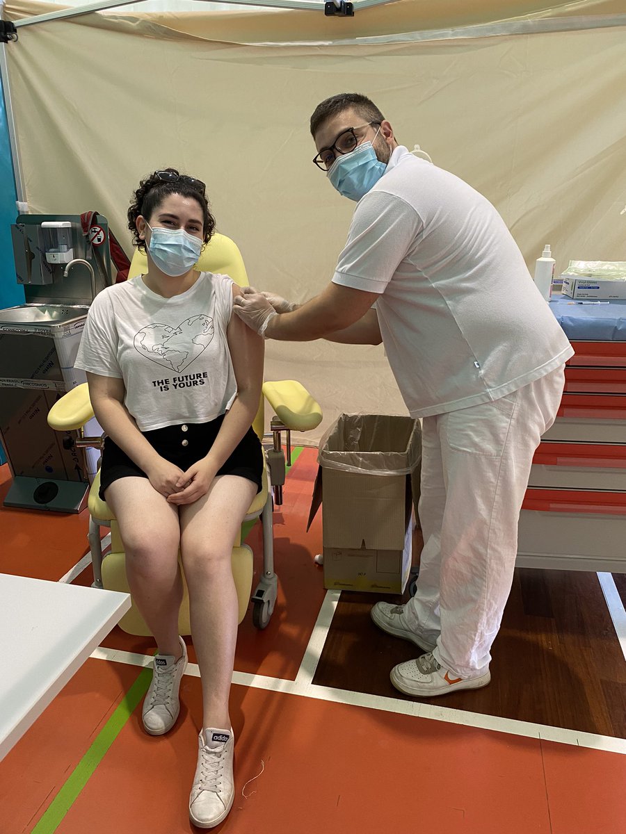 sharontheroad's tweet photo. Second shot done!💉🦠#LevelCompleted 💪🏻🤩
After a year of fear, stress and isolation, the #covid19 vaccine produces more than a little pinch of sensation in your arm. The emotions around receiving the vaccine have been overwhelming❤️
#pfizer #pfizervacine #vaccino #abruzzo #ITA https://t.co/YCQGhZQXzJ