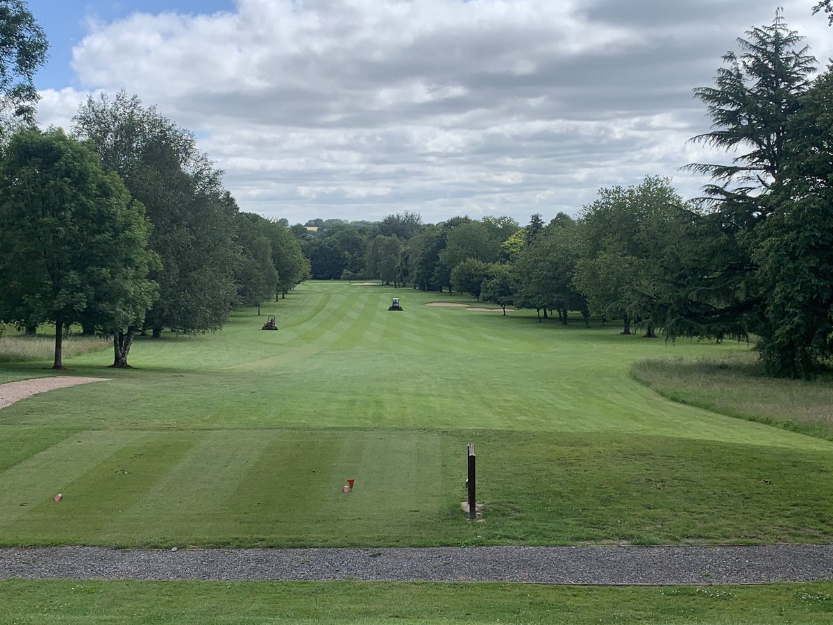Great full to <a href="/TivertonGC/">Tiverton Golf Club</a> for giving the greenstaff a 40 minute maintenance gap the day before our club championship #teamtiv #forwardthinking