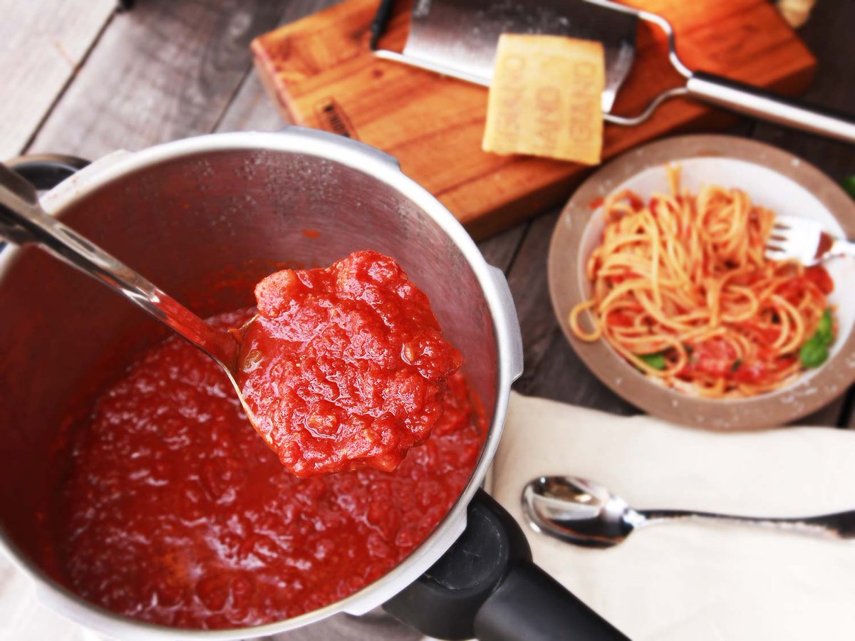 https://feelgoodfoodie.net/recipe/easy-baked-spaghetti. 