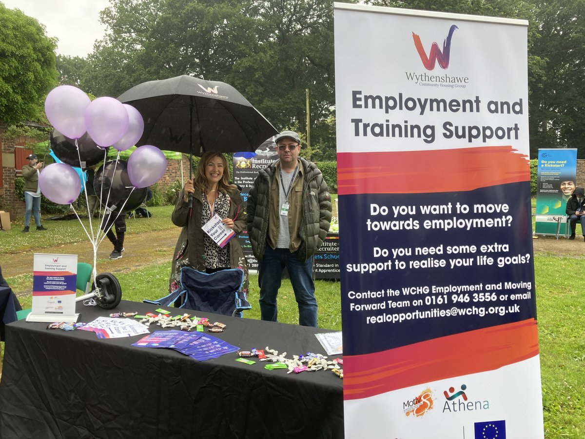 JCPinManchester's tweet photo. #KickstartInThePark 

Kendra and Lawrence have already started 6 young people at @wythenshawe_chg and would like more! Roles include caretaking and ground maintenance 

#GMKickstart https://t.co/yvnMiDkRIE