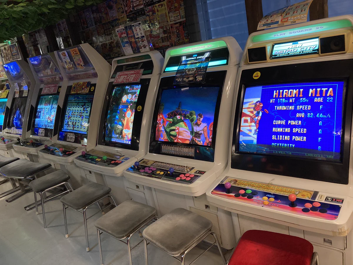 秋葉原スーパーポテト、ゲームと駄菓子とジュースが1000円で利用し放題！