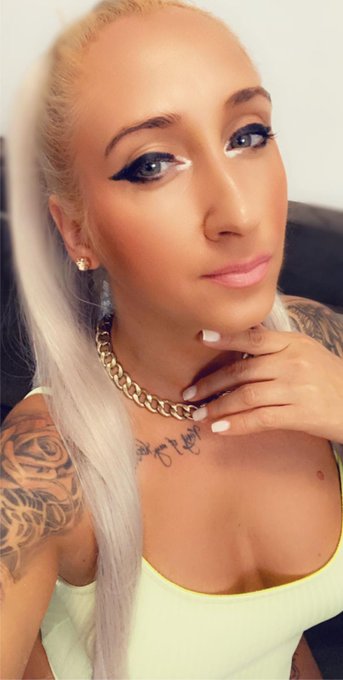 Anksunamoon’s pics and videos