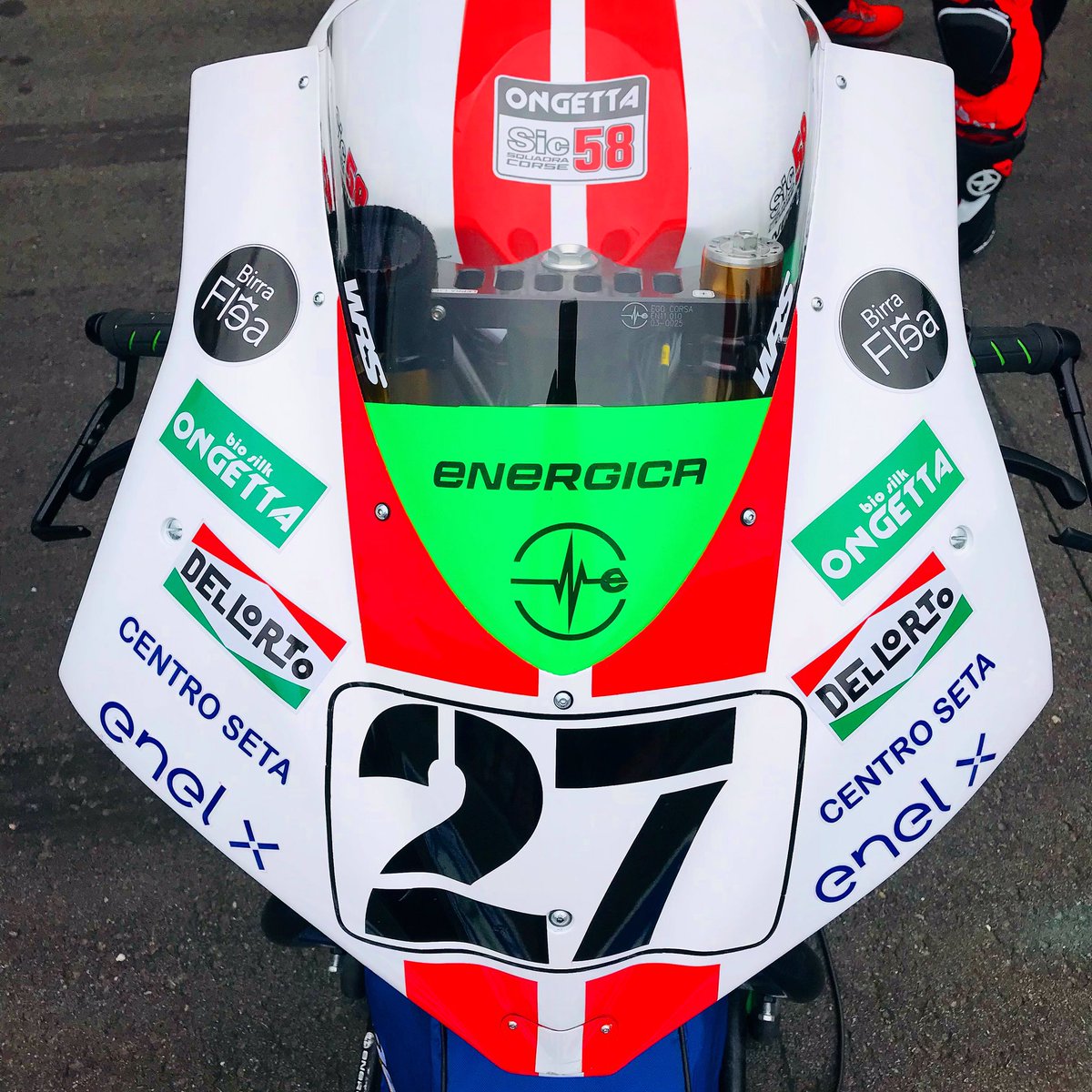 teamSic58's tweet photo. FP1🔋
Mattia Casadei 🅿️14 (1:46.068)
#DutchGP 🇳🇱 #Assen 
#ongettasilk #sic58squadracorse #MTA27 #MotoE #ongetta #MotoGP #Sic58 https://t.co/DCm6ZQtJlL