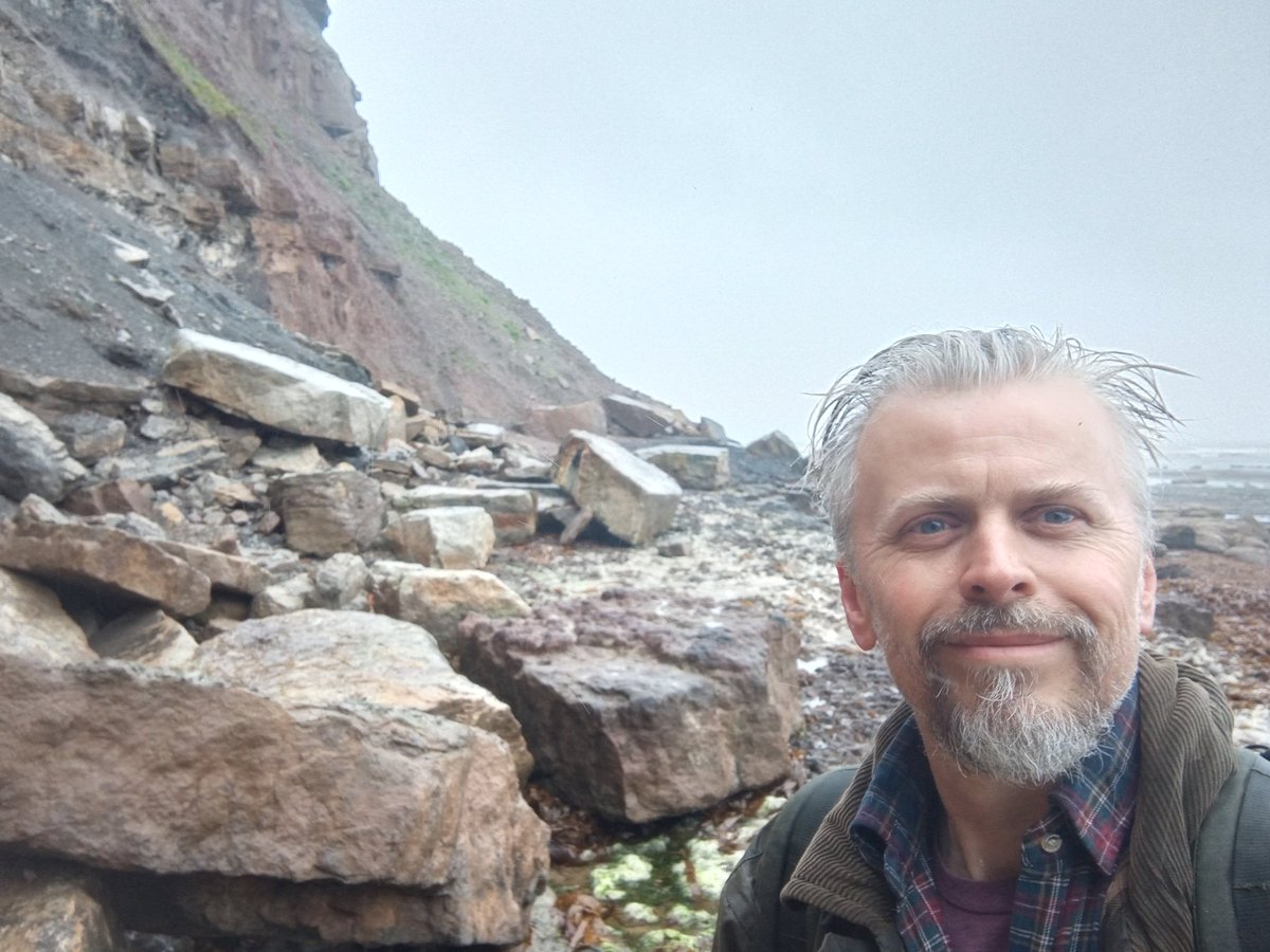 MrIchthyosaurus's tweet photo. Enjoying the #bracing #Midsummer #weather on the #Whitby #coast this morning. Perfect for #fossiling
Lost a chisel but gained some #dinosaur #tracks so a good #FossilFriday
#Fieldwork
#bedraggled
#ColdWetAndHungry https://t.co/P2D98fnowt