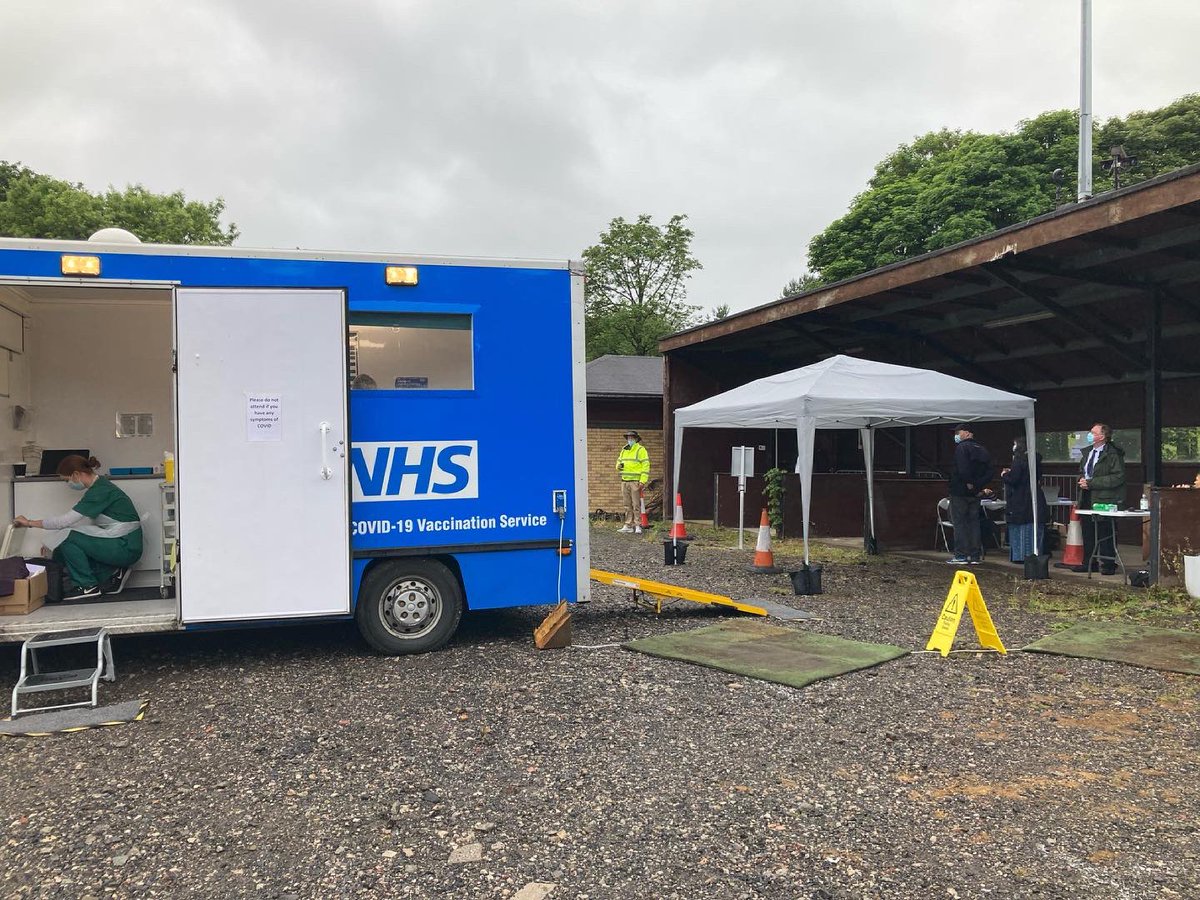 planthillclinic's tweet photo. All set up and ready to vaccinate! 💉

We have both pfizer &amp; Astrazeneca! Please come down and see us! 

Special thanks to @heatonparkgolf for letting us set up on their car park! 🚐 🚐 🚐

@ManchesterHCC @doctormkumar @ajaykarigiri @sobkash https://t.co/YBmpU7sHIA