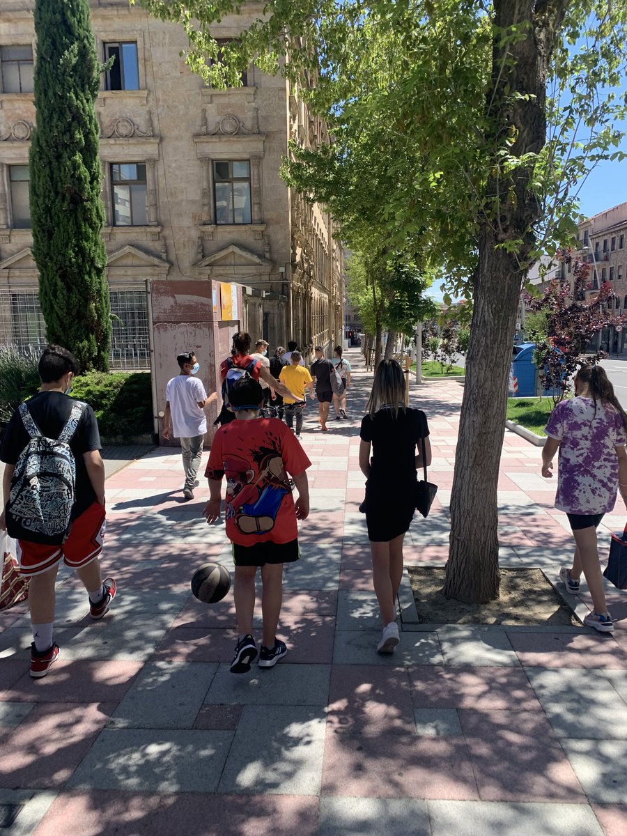 gitanos_org_CYL's tweet photo. Cerramos curso escolar en #FSGSalamanca lleno de cambios..Seguro quedará en la memoria de todos y todas por ser de los más particulares. Seguiremos trabajando, para alcanzar vuestros sueños y resolver dificultades. #programapromociona 
#ConEstudiosTusSueñosSeCumplen  @jcyl https://t.co/TaZpqPYNEh
