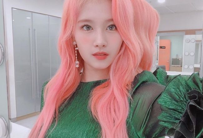 توییتر 韓国情報 Honeycomb Korea در توییتر 韓国ヘアカラー 21年今年の夏もピンクヘア激熱 ピンクヘアが似合う韓国の女性アイドルたちをご紹介します 派手だけど一度はやってみたいヘアカラーですよね 是非 自分に合いそうなピンクヘアを見つけて