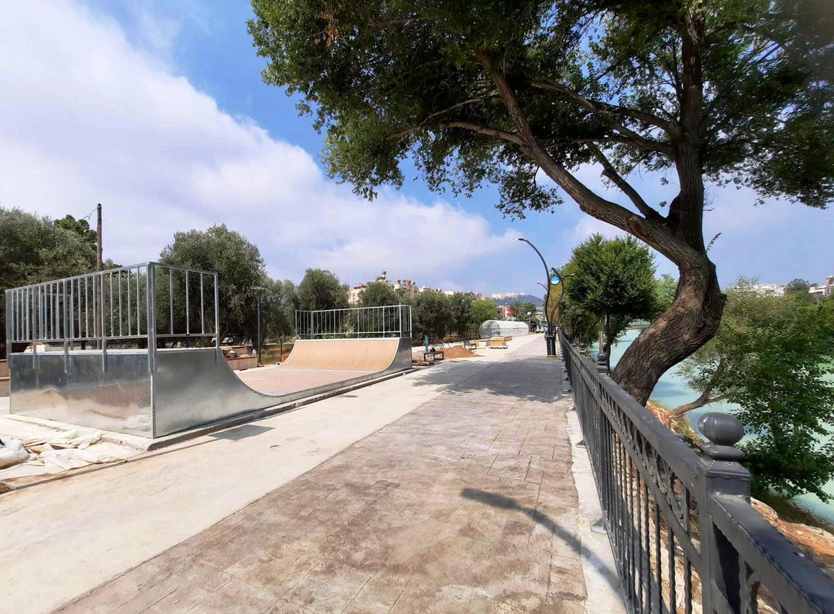 ElyseePlayEquip's tweet photo. ☀️ Skate ! #skatepark #skate #skater #skateboard #skatelife #skate #playgrounds #playground #speeltuin https://t.co/494FTKOkUb