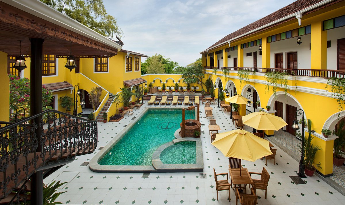 ForteKochi's tweet photo. The crowning jewel of Forte Kochi, as with many buildings of the time, is the vast open central courtyard.

#OurStory #Mikveh #CentralCourtyards
#fortcochin #fortkochi #fortkochidiaries #jewishhistory #jewishculture #achitecturelovers #archigram #architecturedesign https://t.co/7wS32pIA9r