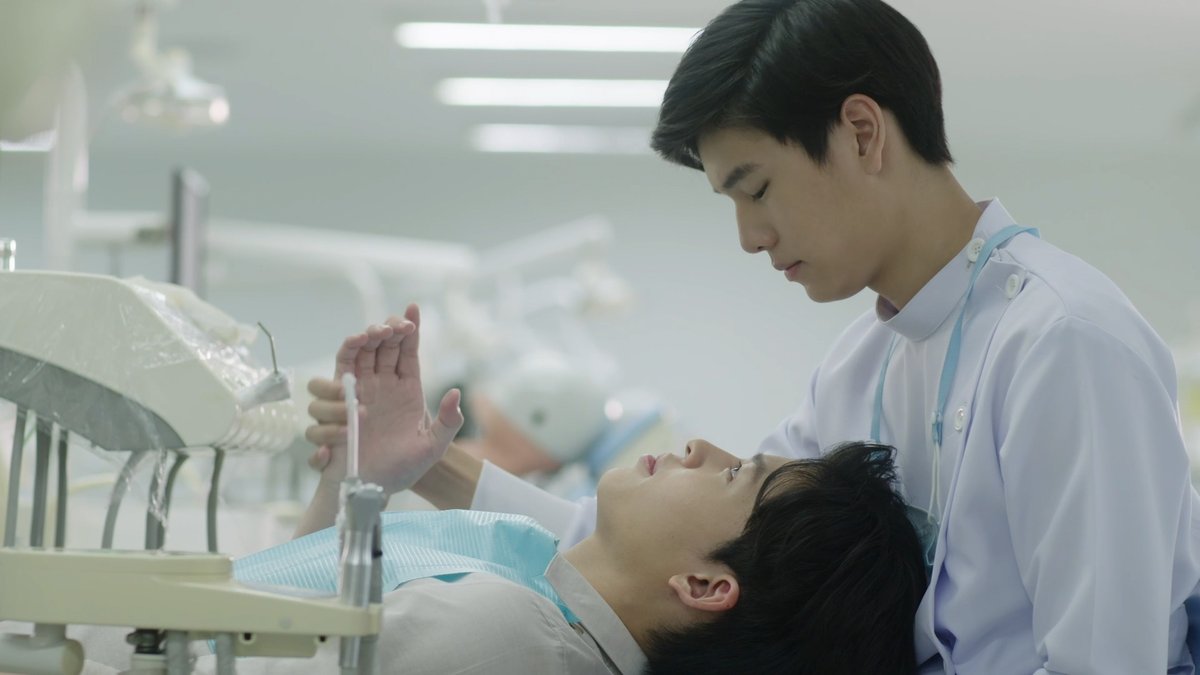 GMMTV's tweet photo. จบการรักษา...
ขอให้เพื่อนๆที่กำลังแอบรัก สมหวังกันทุกคนนะคะ
จนกว่าจะพบกันใหม่ รัก💙

“ปลาบนฟ้า Fish upon the sky” 🐟 🌥 
รับชมย้อนหลังทุกตอนได้บน LINE TV
https://t.co/7nBnuFtNd3

#ปลาบนฟ้าตอนจบ #FishUponTheSky #หมอกปี
#GMMTV @ppnaravit @phuwintang https://t.co/wxD1gNwIbm