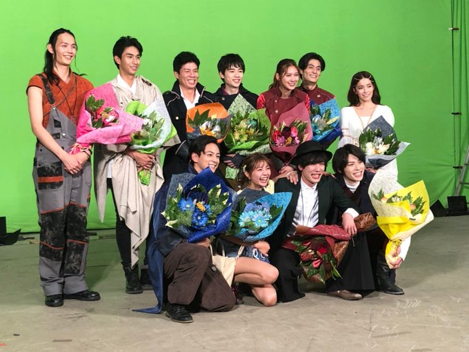 仮面ライダーセイバー 本日クランクアップ スタッフ キャストの皆様 本当にお疲れさまでした 物語の結末は この温かくて爽やかな笑顔が全て ですね 仮面ライダーセイバー 本日クランクアップ スタッフ キャストの皆様 本当にお疲れさまでした 物語の結末は この温かくて爽やかな笑顔が全て ですね