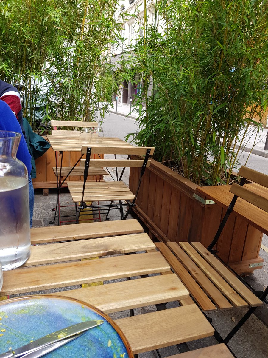 Verdures et commerces qui renaissent. <a href="/ArielWeilT/">Ariel Weil</a> <a href="/DorineBregman/">Dorine Bregman @dorabreg.bsky.social</a> on lui retire sa terrasse a cause de la "place livraison". On en a une autre 15m avant... en tant que commercants de la rue et principaux intéressés, nous préférons qu il y aie de la vie dans notre rue! Svp help!