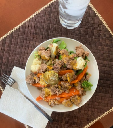 doorstep_meals's tweet photo. "If you’re like me, you’re getting tired of cooking, but are enjoying the health benefits of home cooking. Enter Doorstep Meals! They deliver flash frozen healthy meals to your door to suit a variety of diets."  Read the full article from Erica's blog.  https://t.co/8WcD7BkcJQ https://t.co/a0mA6yEgaL