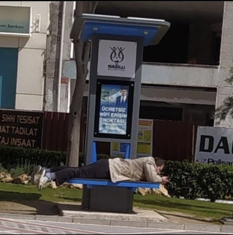bir şey olursa yaz demiştin 
çok şey oldu yazamadım