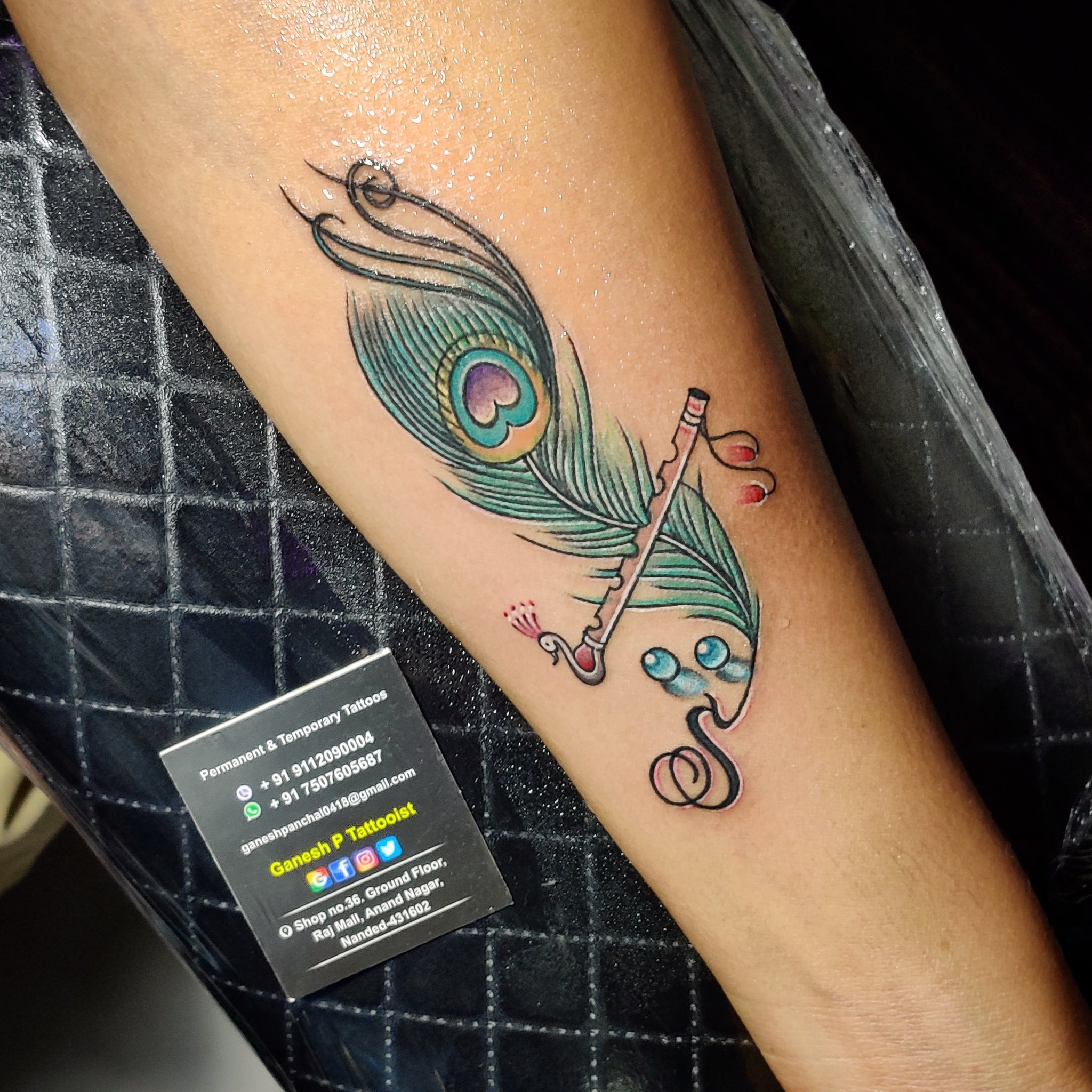 Share more than 79 s letter tattoo designs on hand best in.cdgdbentre