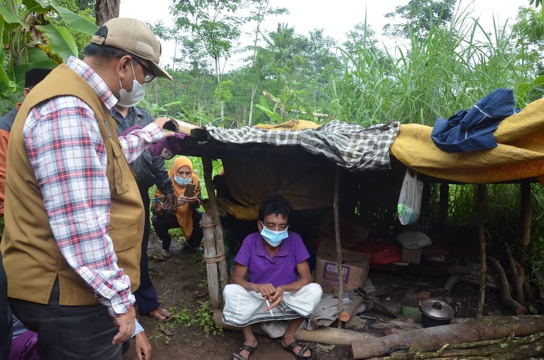 *Respon Cepat, Wabup Timbul Serahkan Bantuan Sosial Bagi Warga Desa Kalianan*

selengkapnya
probolinggokab.go.id/respon-cepat-w…