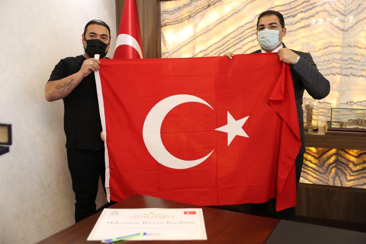 bonacure63's tweet photo. Şanlıurfanın gururu olan Haliliye Belediye Başkanımız @mcanpolatnet a bizi bu gurura layık gördüğü için teşekkürü borç biliriz. @haliliye_bld @izciAK @altun_muhtar başarılarınızın devamını dilerim https://t.co/pB3jU96ohM