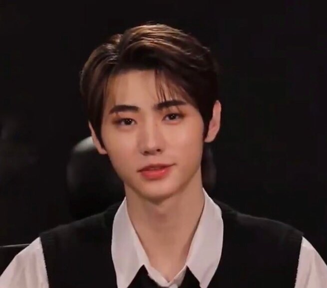 doll sunghoon 🌟 tweet media