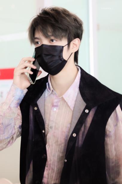 "Hi there, have you remembered to vote for Luo Yizhou in the Sina Z.era poll yet?" 
🔗sinanews.sina.cn/activities/sem…
#LuoYizhou #罗一舟