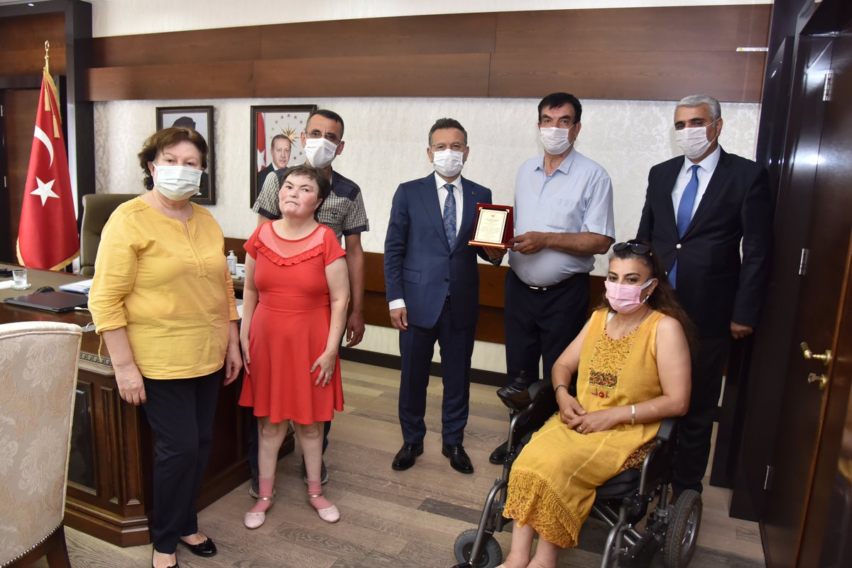 Aydın Engelliler Spor Kulübü Başkanı Yücel Balkım ve beraberindeki heyet, Valimiz Sayın Hüseyin Aksoy’u ziyaret etti.