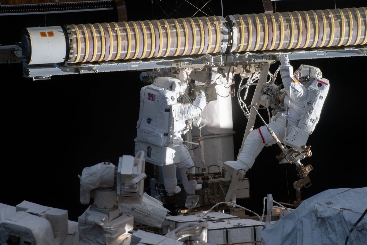 NASAJohnson's tweet photo. Two astronauts are conducting a spacewalk to install new roll-out solar arrays to the @Space_Station – the same design that'll be used on the Gateway lunar-orbiting outpost.
Have a question about Gateway or the solar arrays? Use #askNASA. Watch: https://t.co/0tGwqaAWLt https://t.co/lSYiV0IWAr