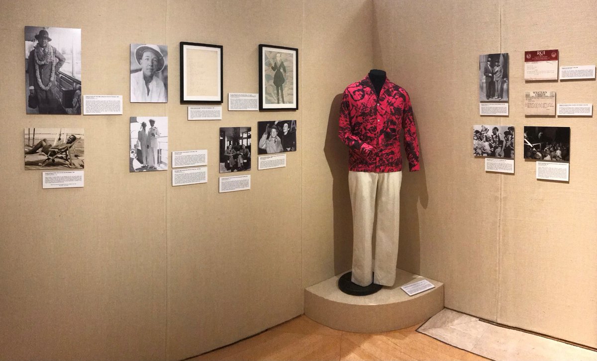 cityoflondon's tweet image. Have you booked your FREE tickets to the #NoelCoward &apos;Art &amp;amp; Style&apos; #exhibition at @GuildhallArt yet? You can order them here - …ildhall-art-gallery.arttickets.org.uk - and this #Smartify tour, presented by curator Brad Rosenstein, may whet your appetite! tinyurl.com/ybjjrzat