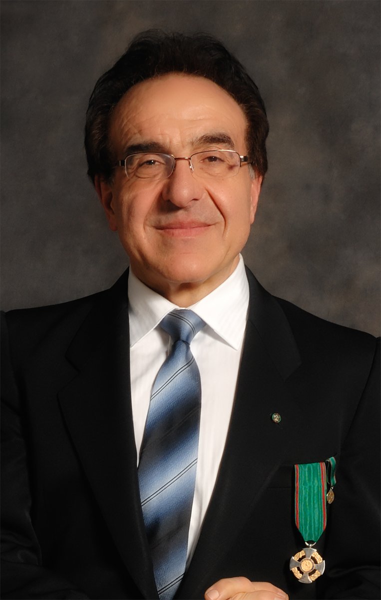 Congratulations to Dr. Gino Fallone, the recipient of the <a href="/MedphysCA/">COMP</a> 2021 Gold Medal Award, the highest award given that recognizes an outstanding career and significant contributions in the field of medical physics in Canada. #ThankYou @ahs_media <a href="/albertacancer/">albertacancer</a>