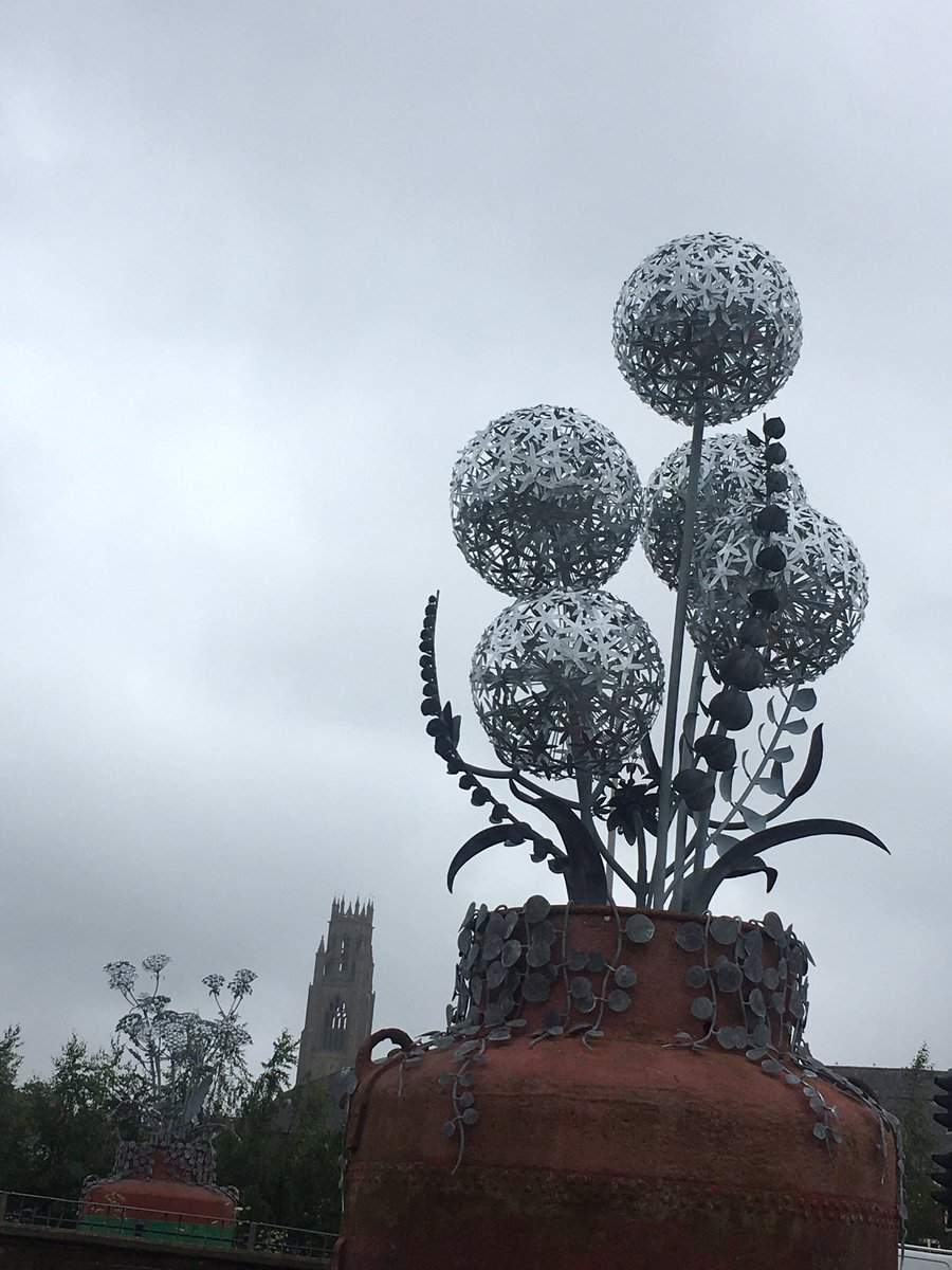 Another brilliant buoy by @BexSimonArtist @TransportedArt  for @bostoninbloom   Alliums echoing Lincolnshire’s onion growing and the old buoy from the wash remembering our fishermen  #heritage #loveyourtown #enjoyourheritage