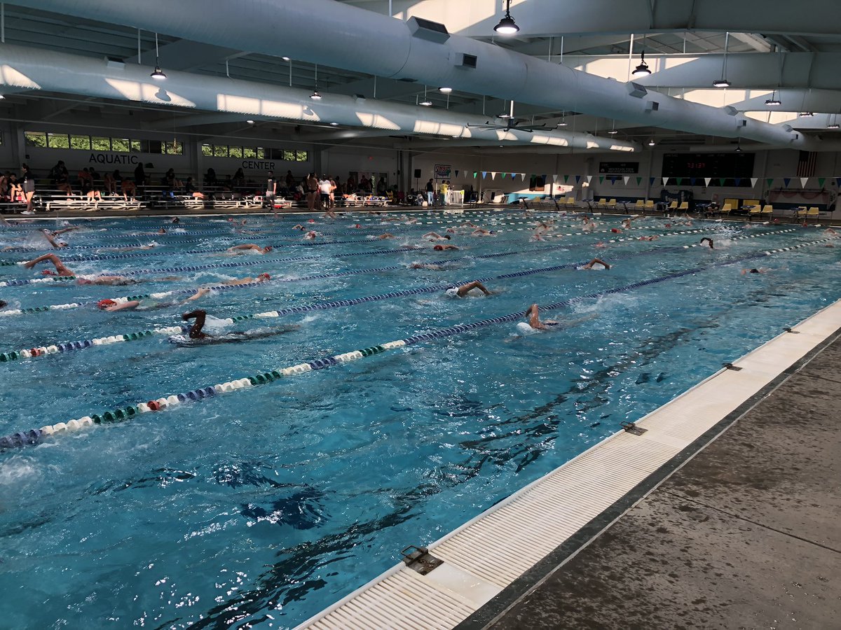 SwimLFSC's tweet photo. It's warm-up time at #stuhixoninvite   LC racing, #realracinglfsc #theduckswentdowntogeorgia #swimlfsc https://t.co/VZKtStTTGi
