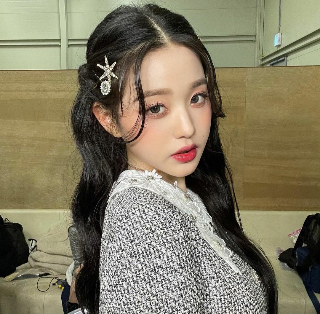 K Beauty 코리아 뷰티 Kpopアイドルたちが使っているコントロールカラーとは Iz Oneを担当する メイクアップアーティストが教える Tips𓂃 𓈒𓏸 時間が経つと肌がくすむのを防ぐ為 グリーンを使用しているんだそう 韓国 韓国メイク 美容垢