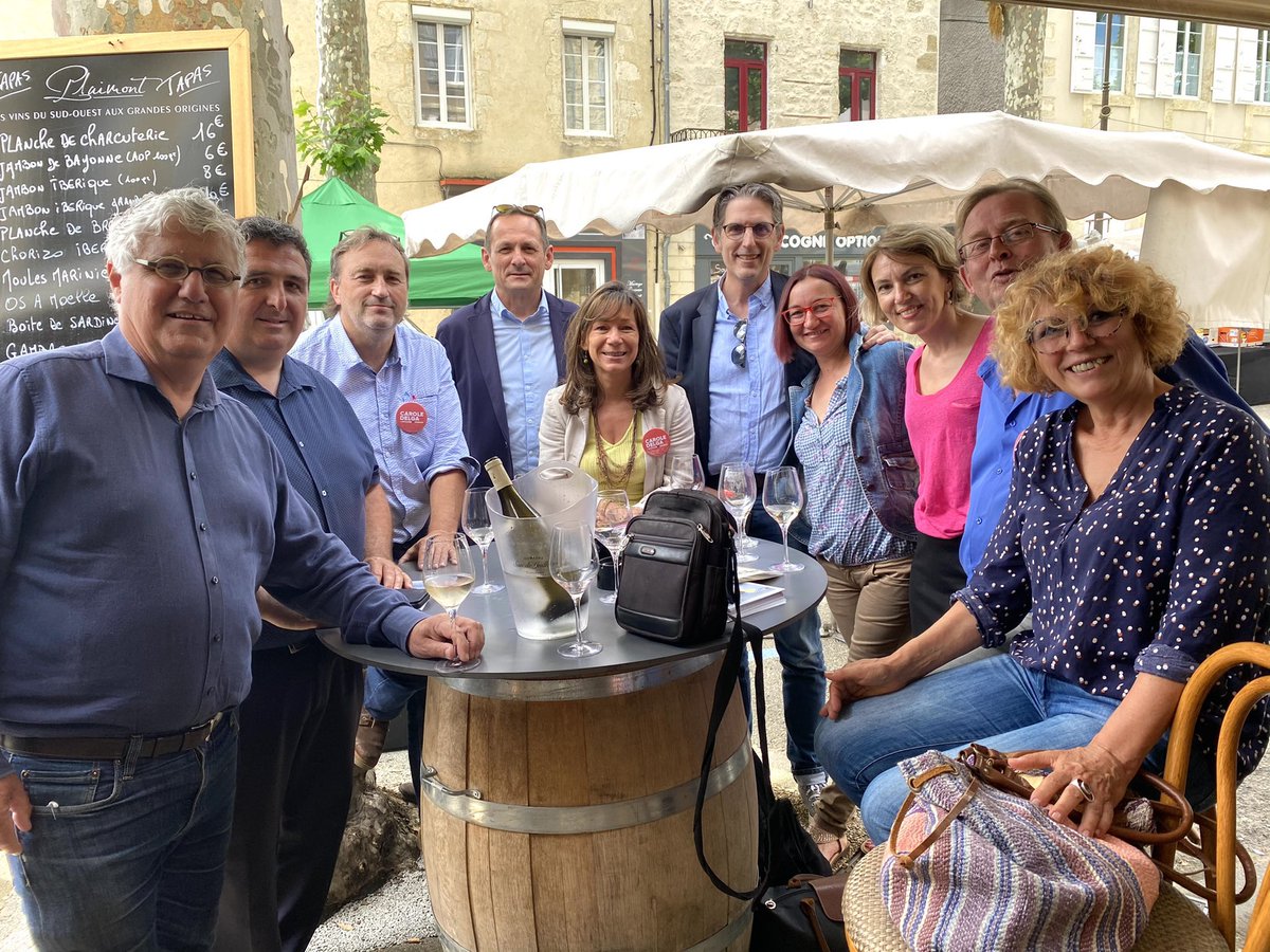 AbadieMuriel's tweet photo. Sur le marché de Vic-Fezensac, l’équipe gersoise @OccEnCommun  et @en_gers continuent les échanges avec les habitant.e.s et les commerçants. #OccitanieEnCommun  #GersEnCommun https://t.co/1rj7V298jG