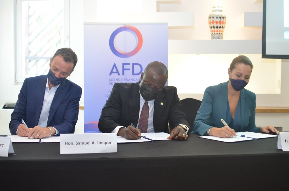 FranceandGhana's tweet photo. The event which also marked the official signing of a Memorandum of Understanding (MOU) between the Government of Ghana and France and Noé, was attended by the Hon. @LJinapor of the @mlnrgovgh.
@annesophieave @arochaghana @wapca_gh @orgiis https://t.co/S4ZOwol0h4