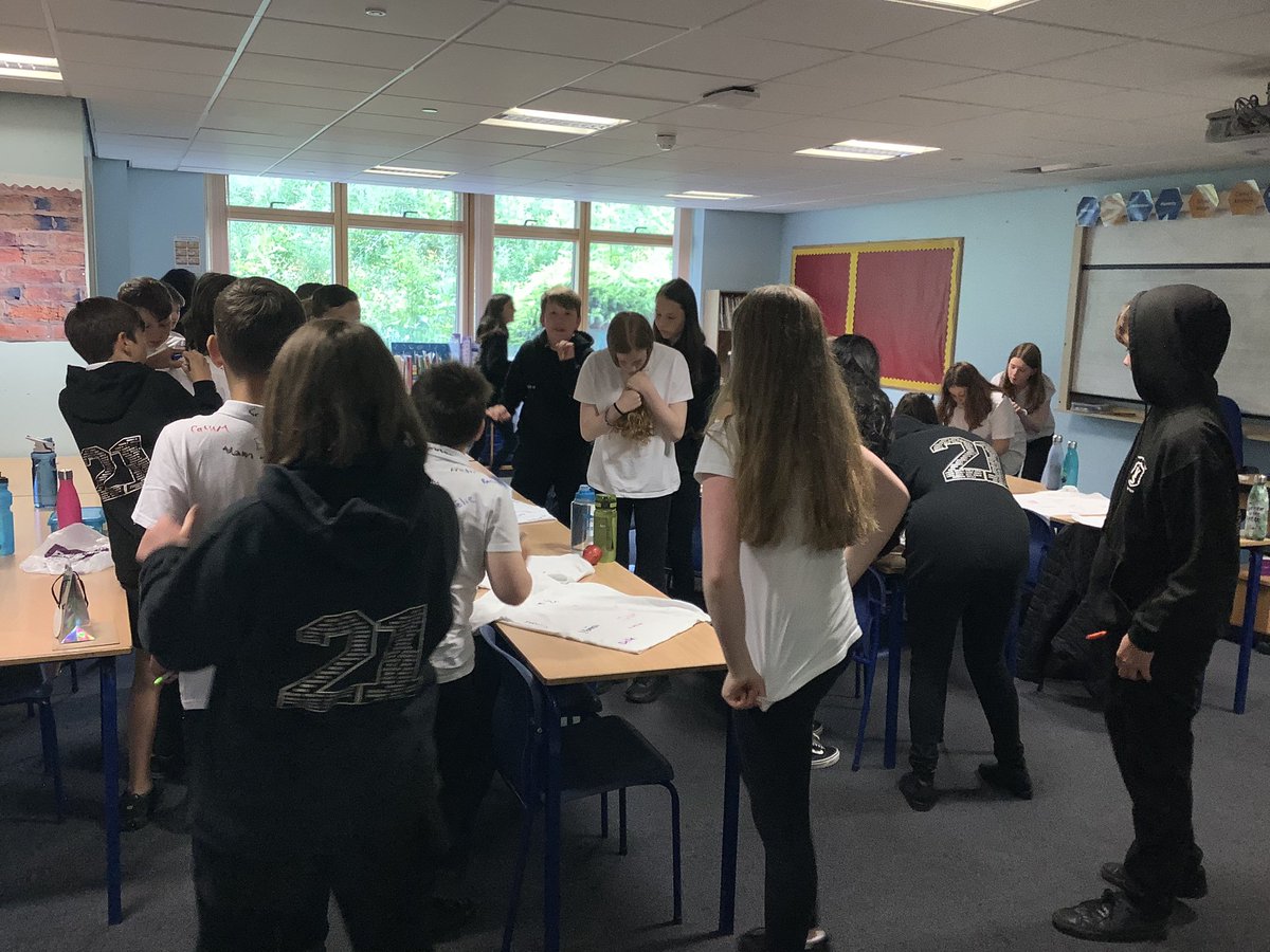 wpsp7dm's tweet photo. Last day of Primary 7! Wishing you all the best for the future, we will miss you all 😢. Hope you have a happy and safe summer 😎. Take care x https://t.co/Dd2TqpJsG0