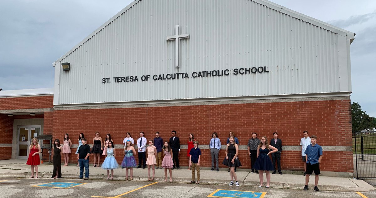 Look out world, here they come! STC is very proud of each and every one of our Gr 8 graduates! 👨🏻‍🎓👩‍🎓🎉💙