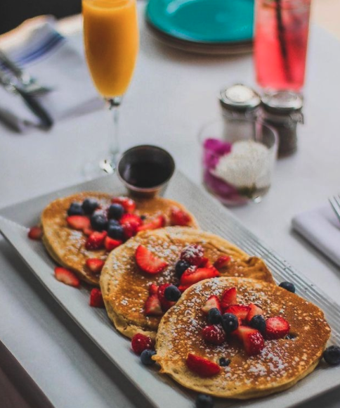 LuckyDiem's tweet photo. Harvest Kitchen is a staple for brunch, healthy options and their guacamole recipe.

This free promotion saw more than 182,000 impressions in one year, bringing them 110 customers who on average spent $62 on dining. This system drove them almost $7,000 in incremental revenue! https://t.co/T1cesIslr3